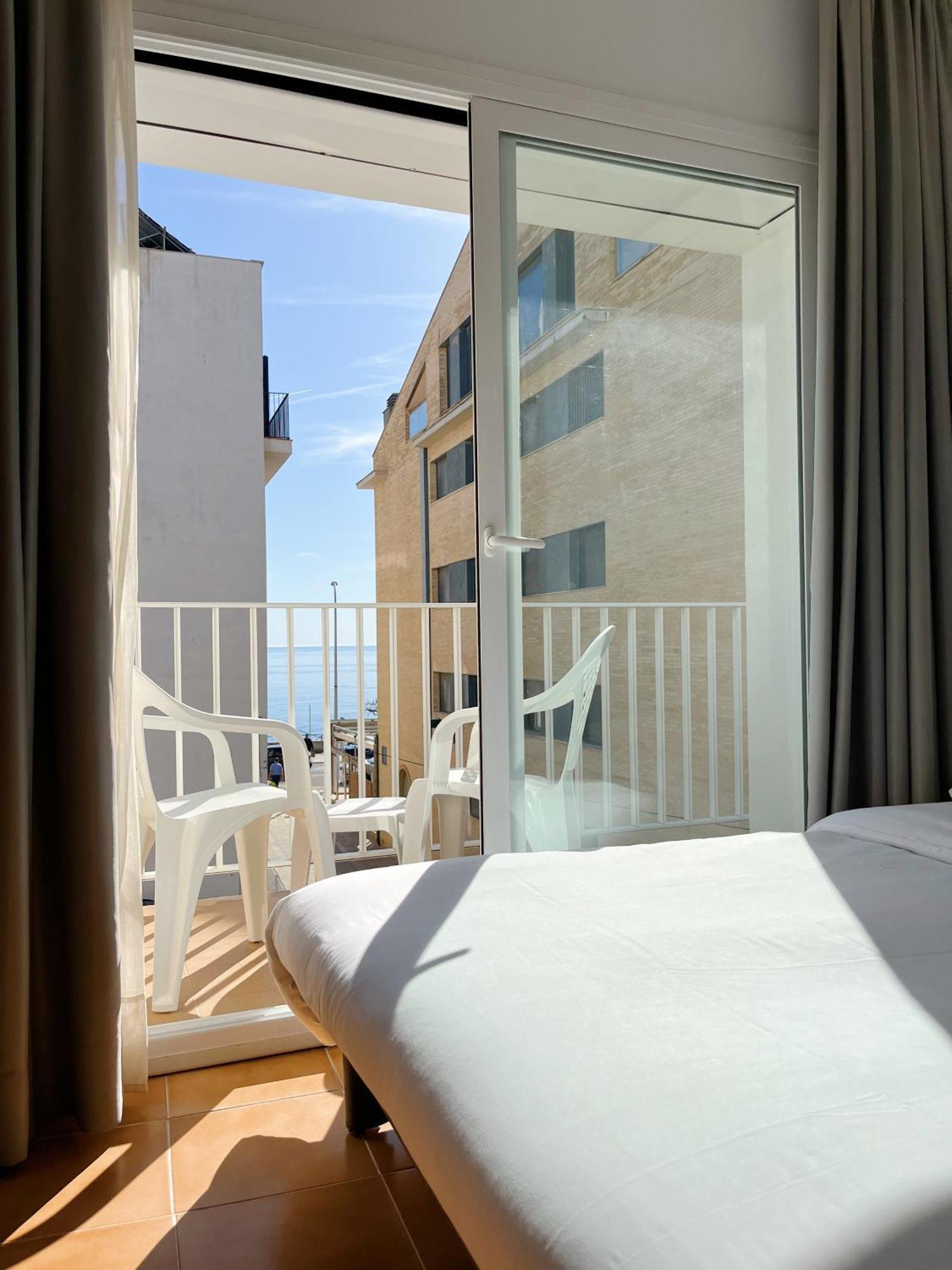 Hotel Bonaire เลสกาลา ภายนอก รูปภาพ